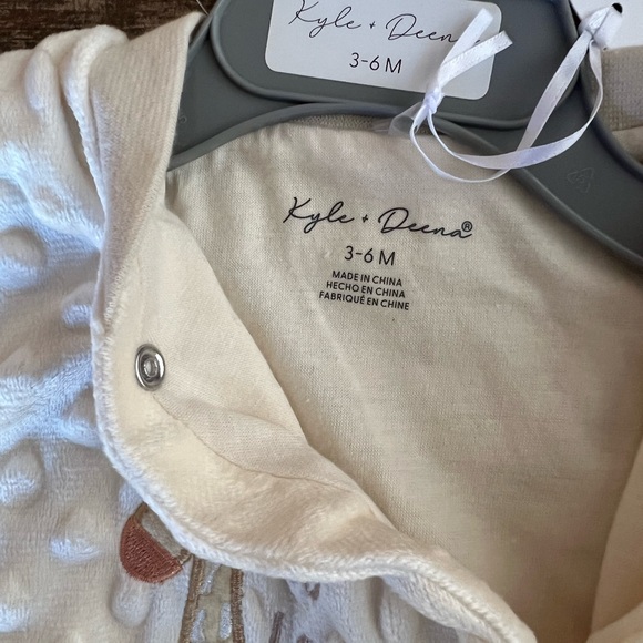 NWT Baby sleeper “”So Loved” 3-6 months - Picture 4 of 7